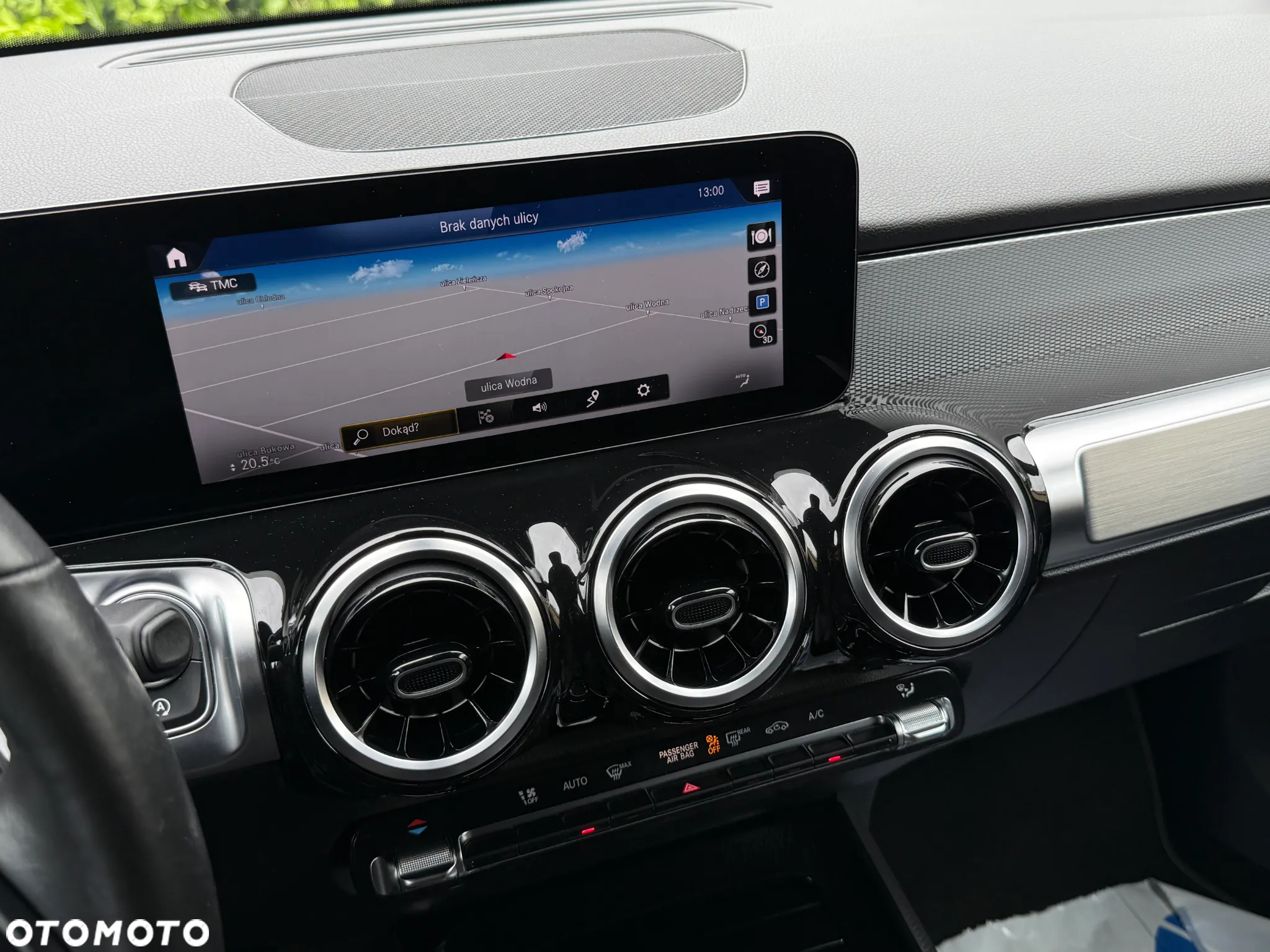 Mercedes-Benz GLB 200 7G-DCT - 17