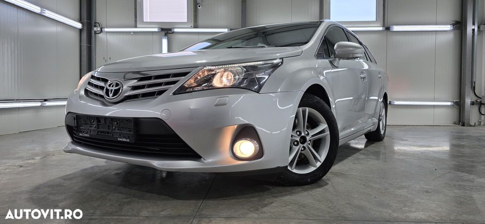 Toyota Avensis 2.0 D-4D - 5
