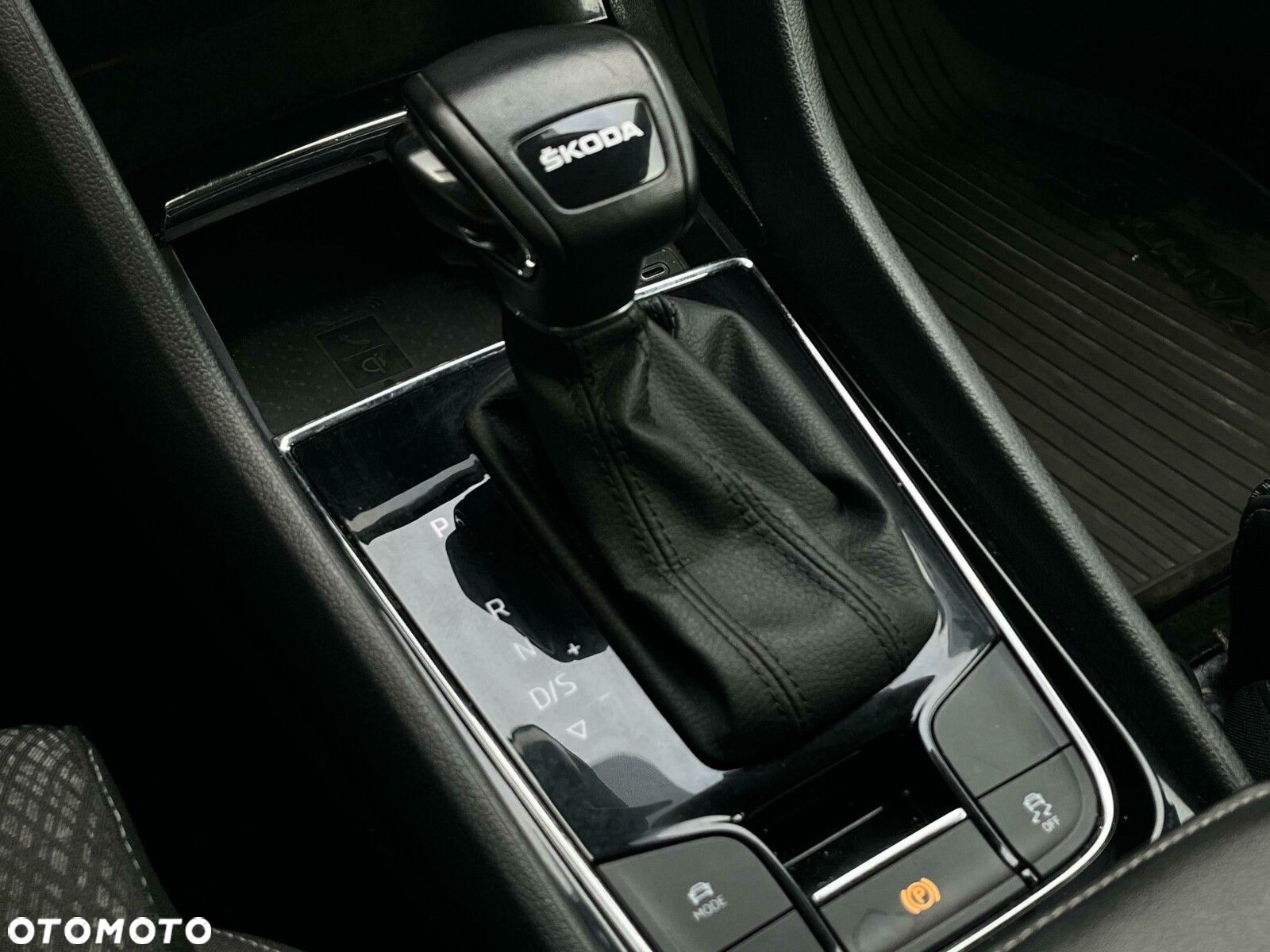 Skoda Karoq 1.5 TSI ACT Style DSG - 19