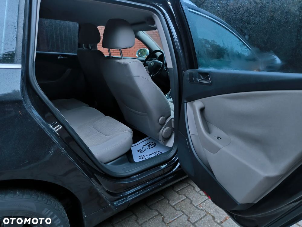 Volkswagen Passat - 26