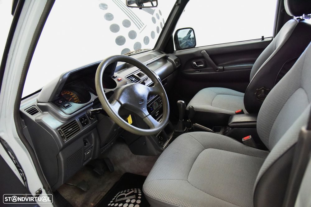 Mitsubishi Pajero - 9
