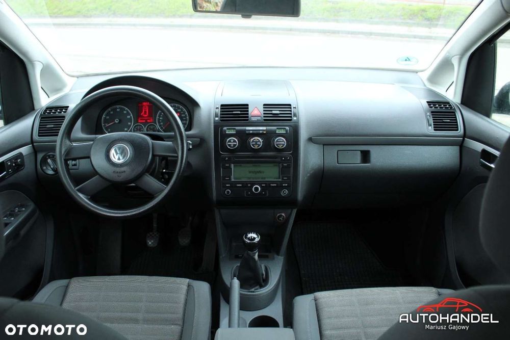 Volkswagen Touran - 8