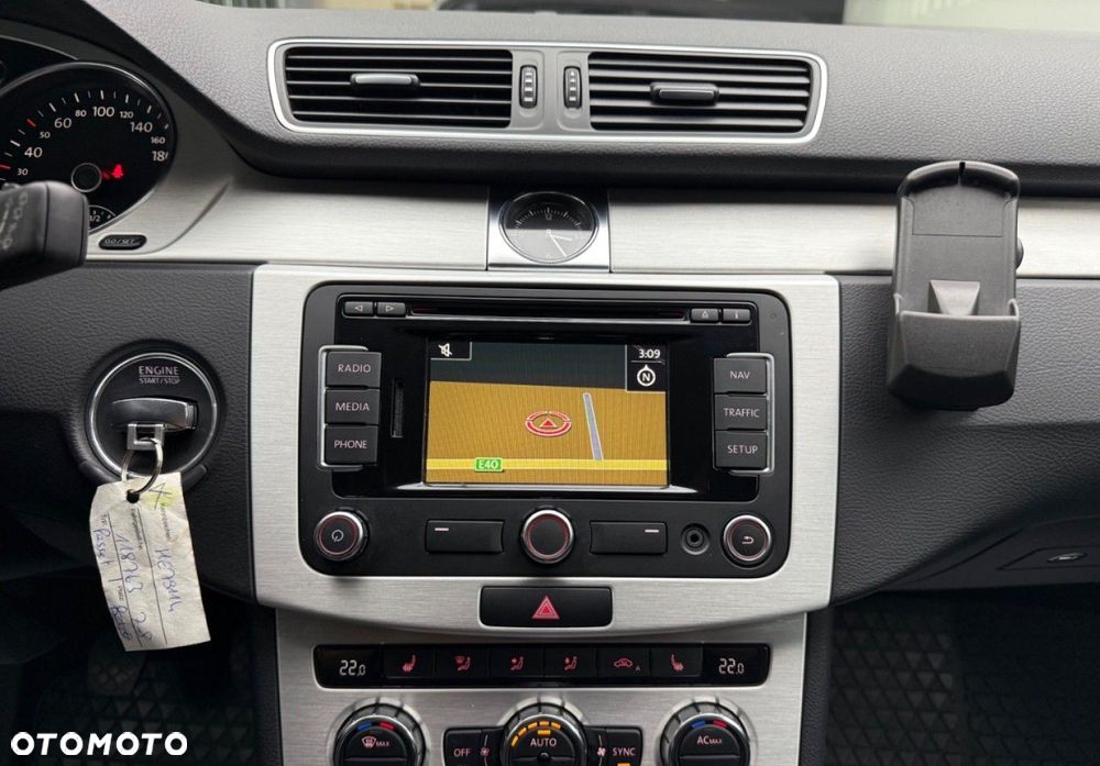 Volkswagen Passat - 21