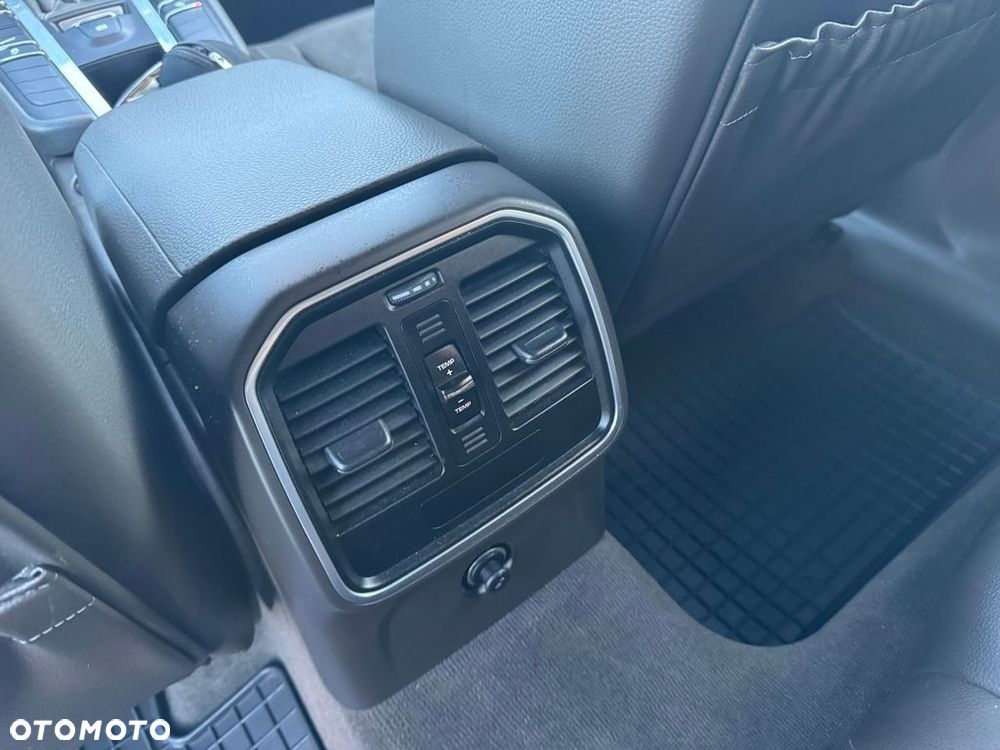 Porsche Macan S - 22