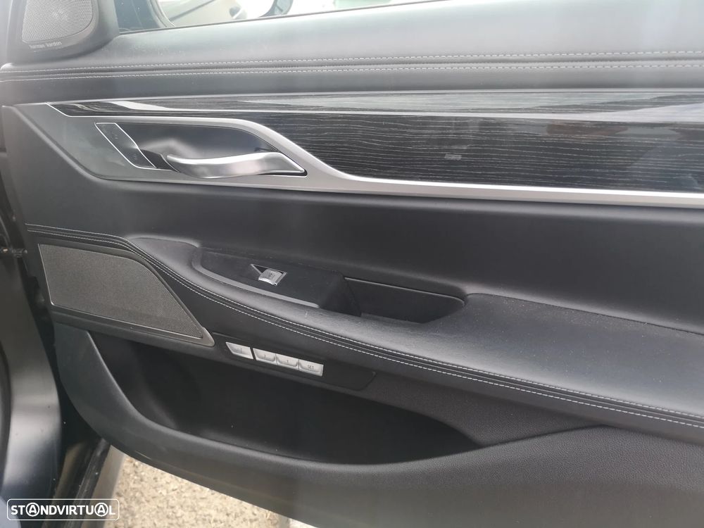 BMW 725 d Pack M - 8