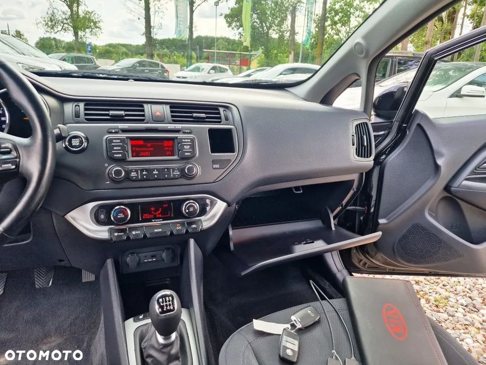 Kia Rio - 14