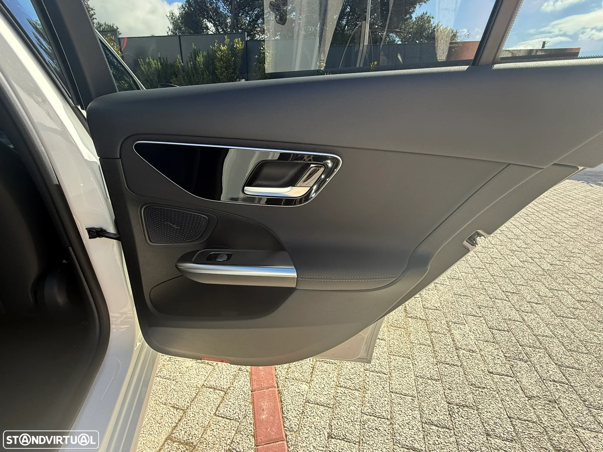 Mercedes-Benz C 300 e Avantgarde - 27