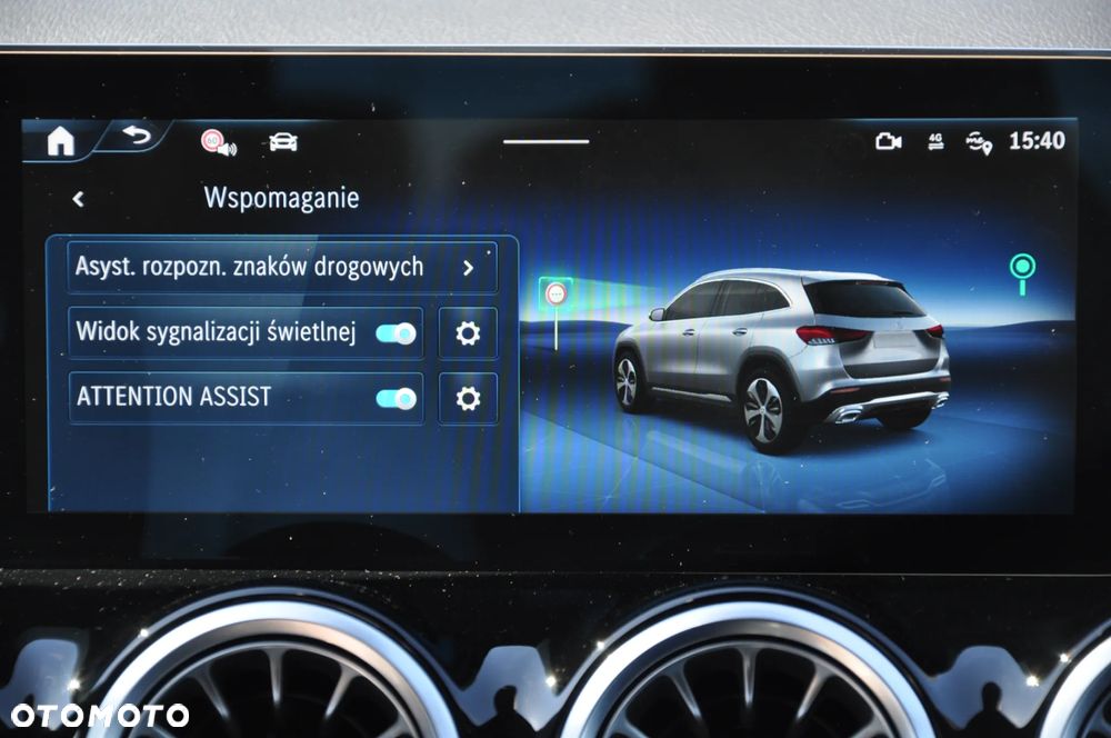 Mercedes-Benz GLA - 34