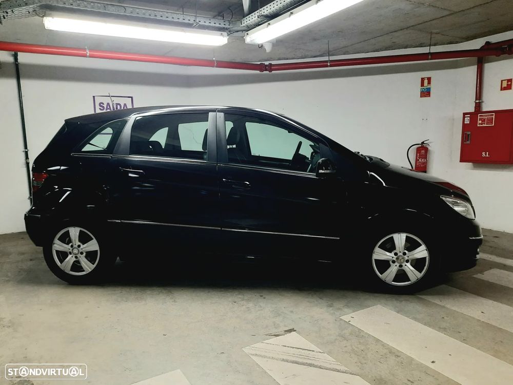 Mercedes-Benz B 200 CDI - 16