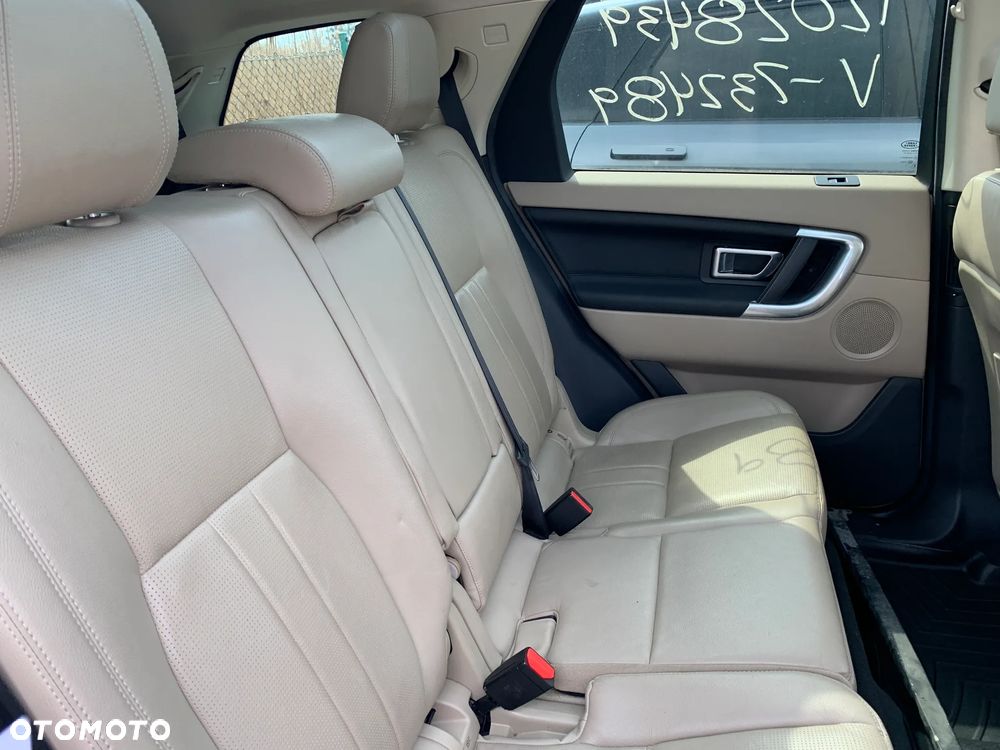 Land Rover Discovery Sport P250 R-Dynamic HSE - 15