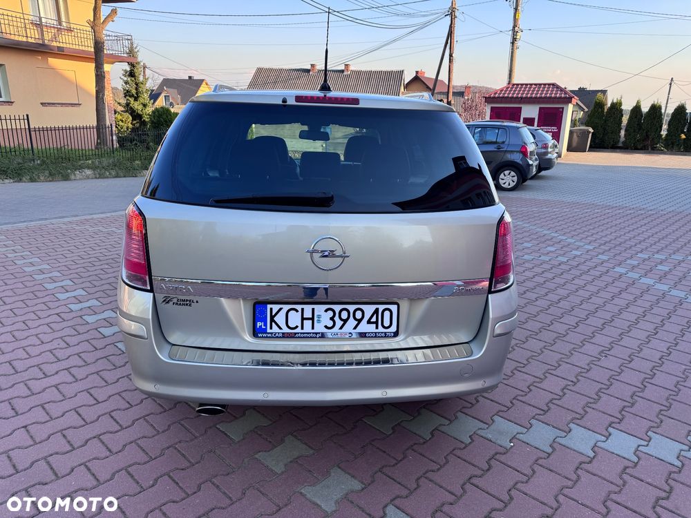 Opel Astra 2.0 Turbo Cosmo - 9