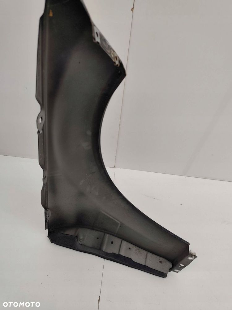 MERCEDES W204 LEWY PRZEDNI BŁOTNIK AMG C63 ORYGINAŁ - 8