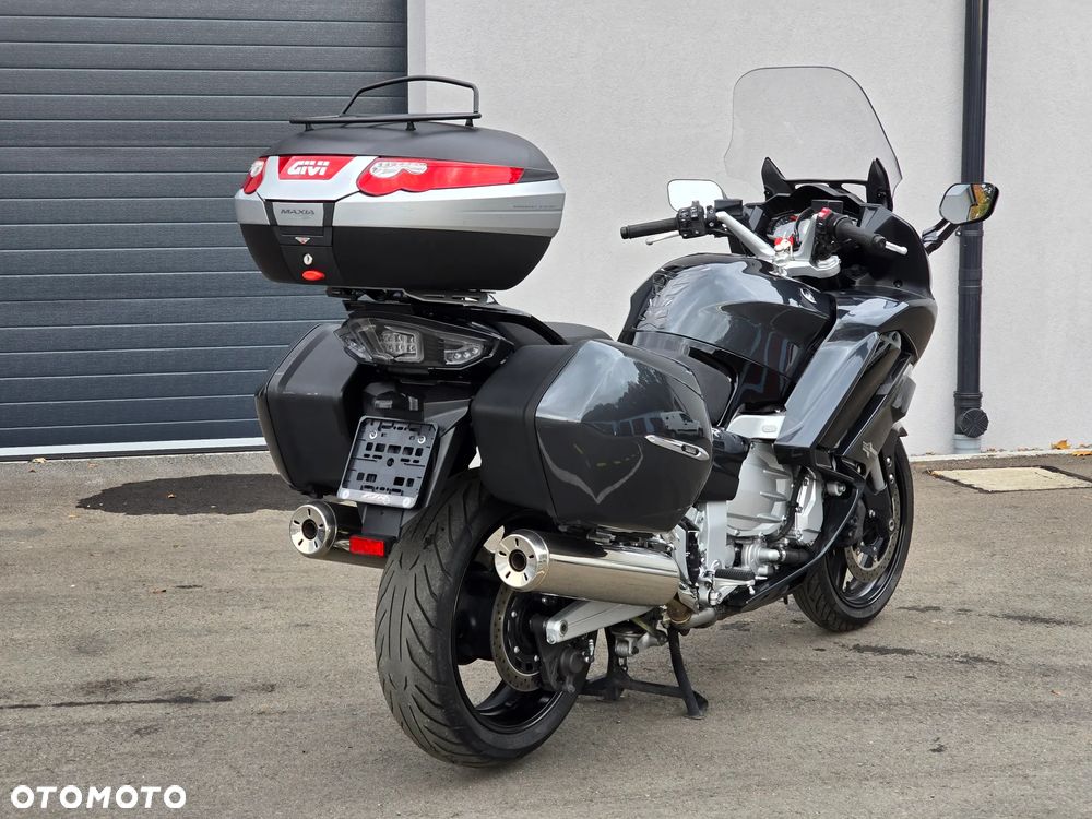 Yamaha FJR - 12