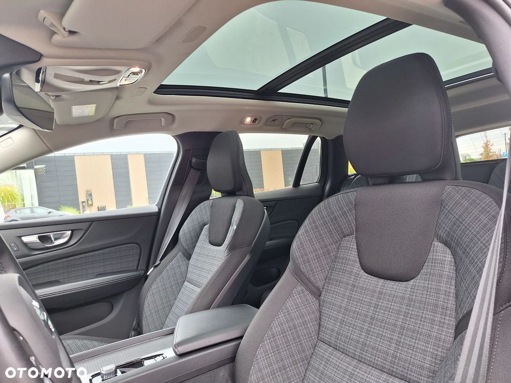 Volvo V60 B4 D Momentum Pro - 19