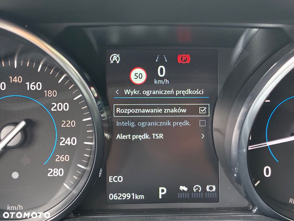 Jaguar XE 20d AWD Portfolio - 25