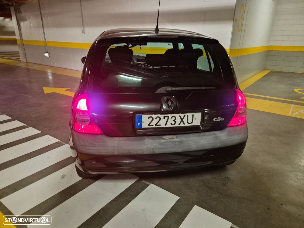Renault Clio 1.2 16V Dynamique - 12