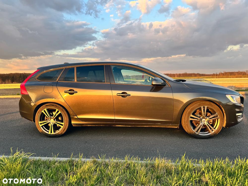 Volvo V60 D2 Geartronic Powershift - 3