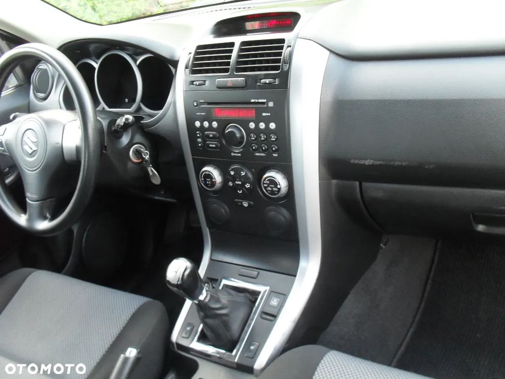 Suzuki Grand Vitara 1.6 - 13