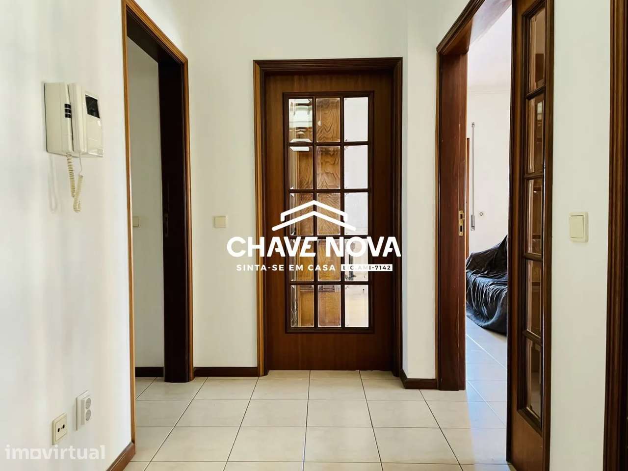 Apartamento T3 com Terraço junto à EN1 em Santa Maria da Feira - Grande imagem: 3/17