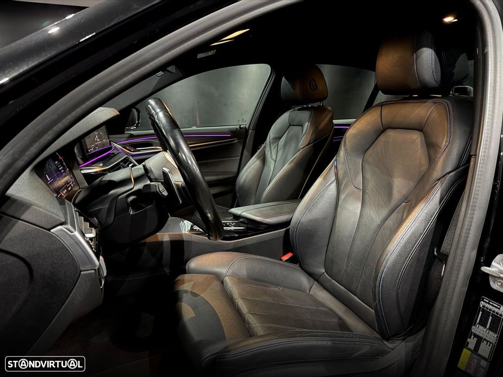 BMW 530 e Pack Desportivo M - 17