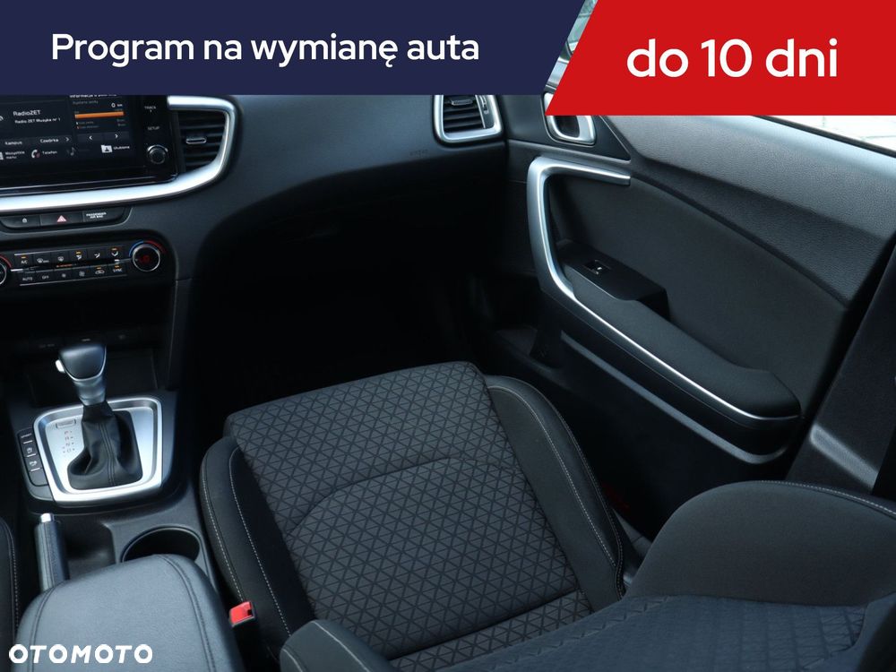 Kia Ceed - 10
