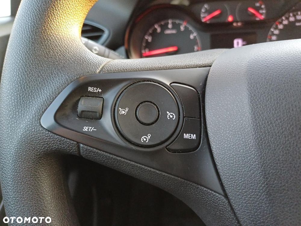 Opel Crossland X 1.2 T Enjoy S&S - 17