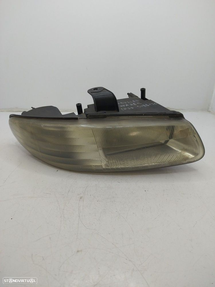 Farol/ Otica Dianteiro Dto Chrysler Voyager / Grand Voyager Iii (Gs) - 1