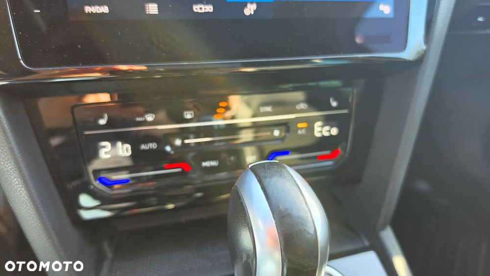 Volkswagen Passat - 25