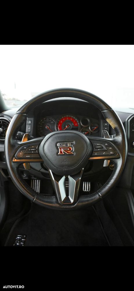 Nissan GT-R - 16
