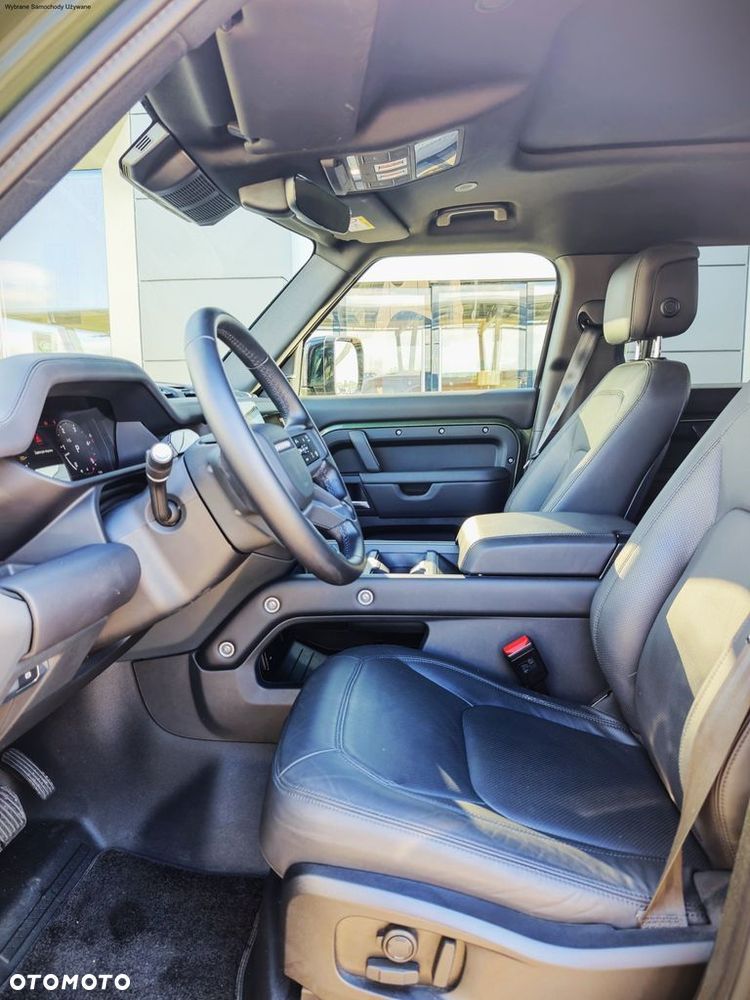 Land Rover Defender - 2