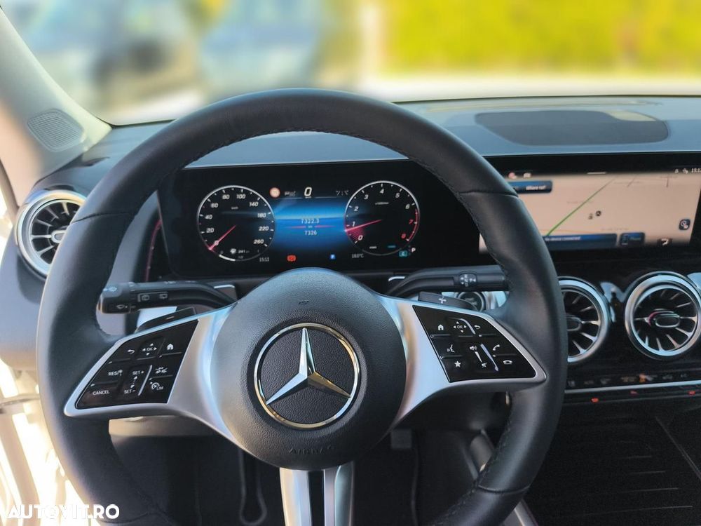 Mercedes-Benz GLB - 11