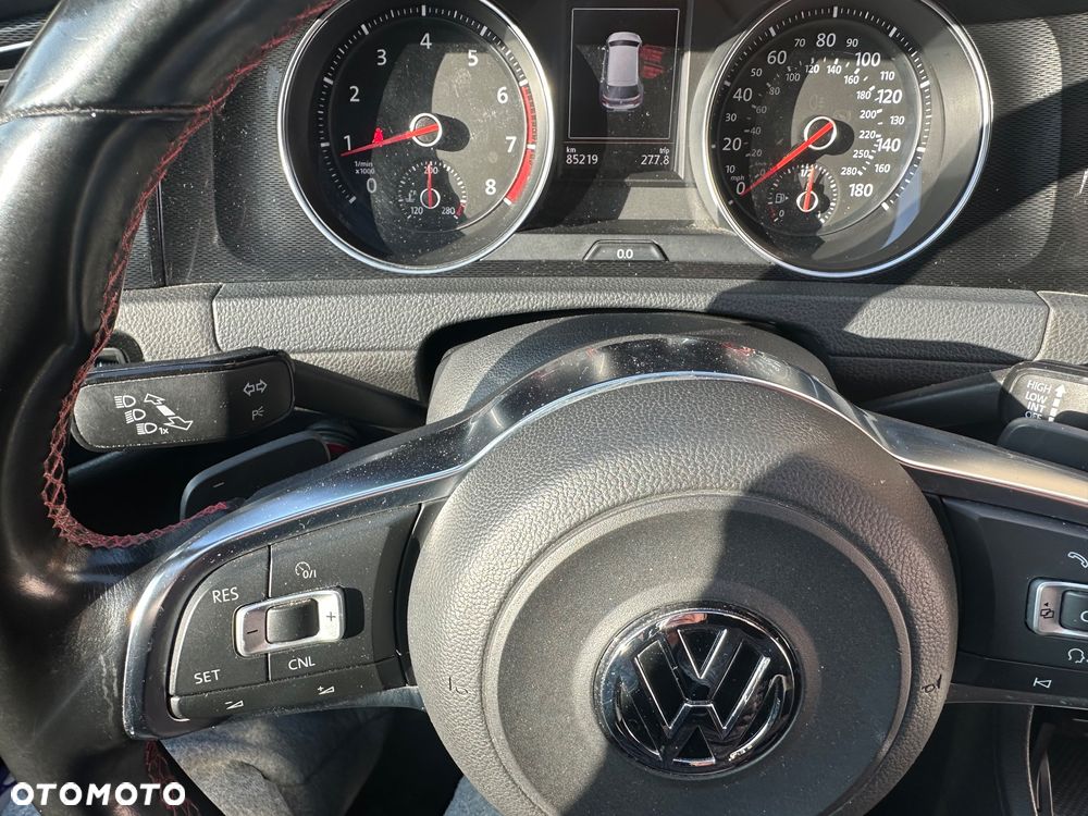 Volkswagen Golf Cabrio GTI DSG - 26