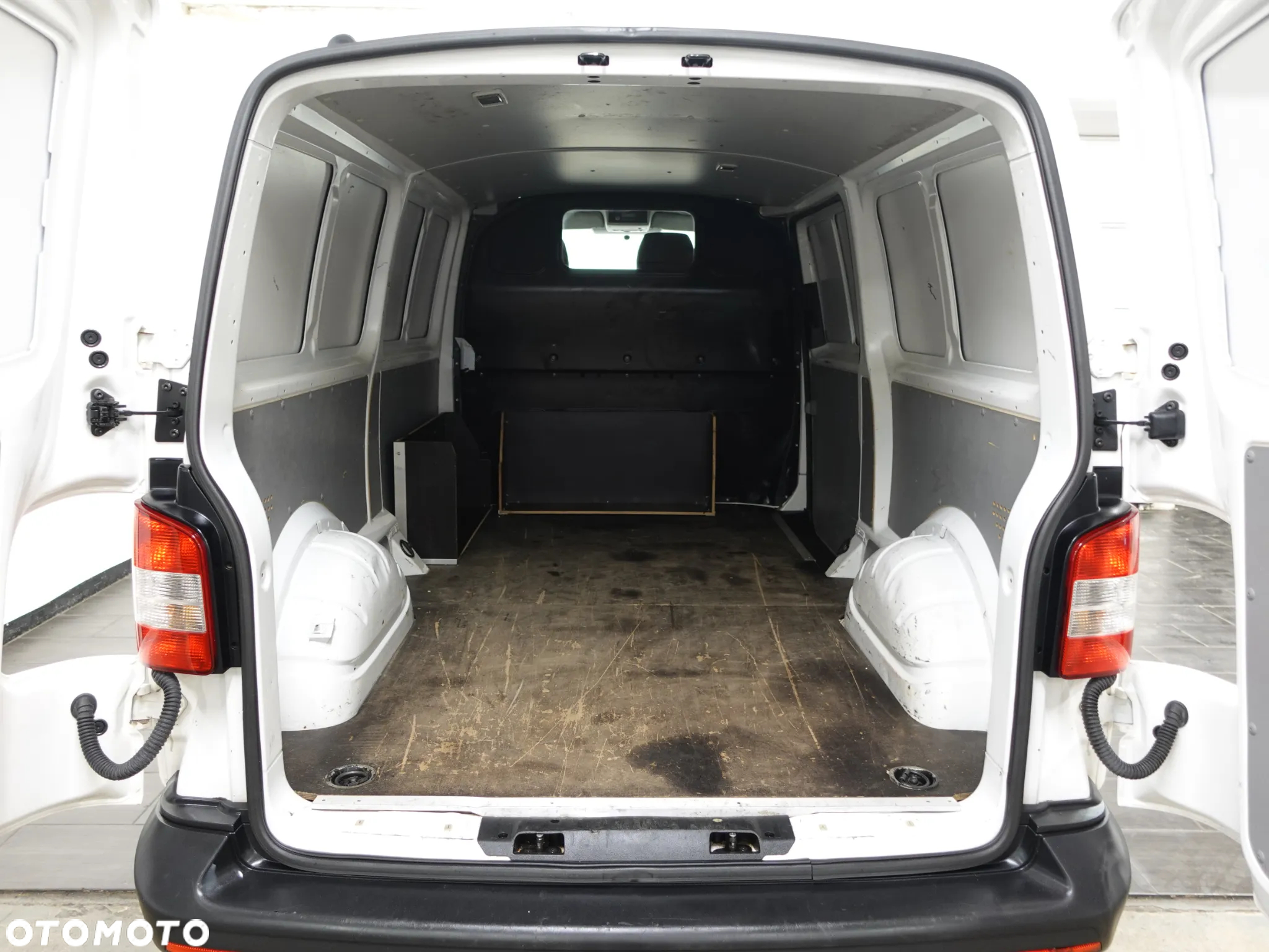 Volkswagen Transporter - Long - 35
