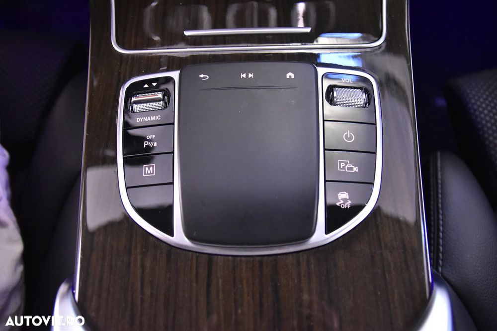 Mercedes-Benz GLC - 17