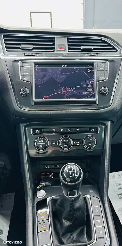 Volkswagen Tiguan - 23