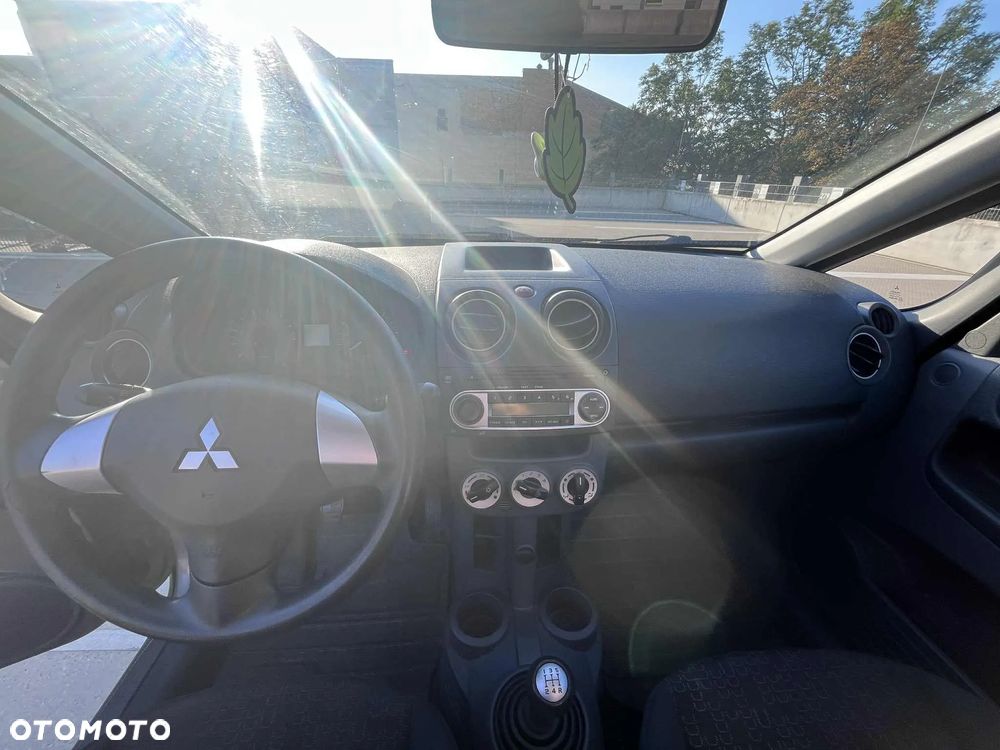 Mitsubishi Colt - 13