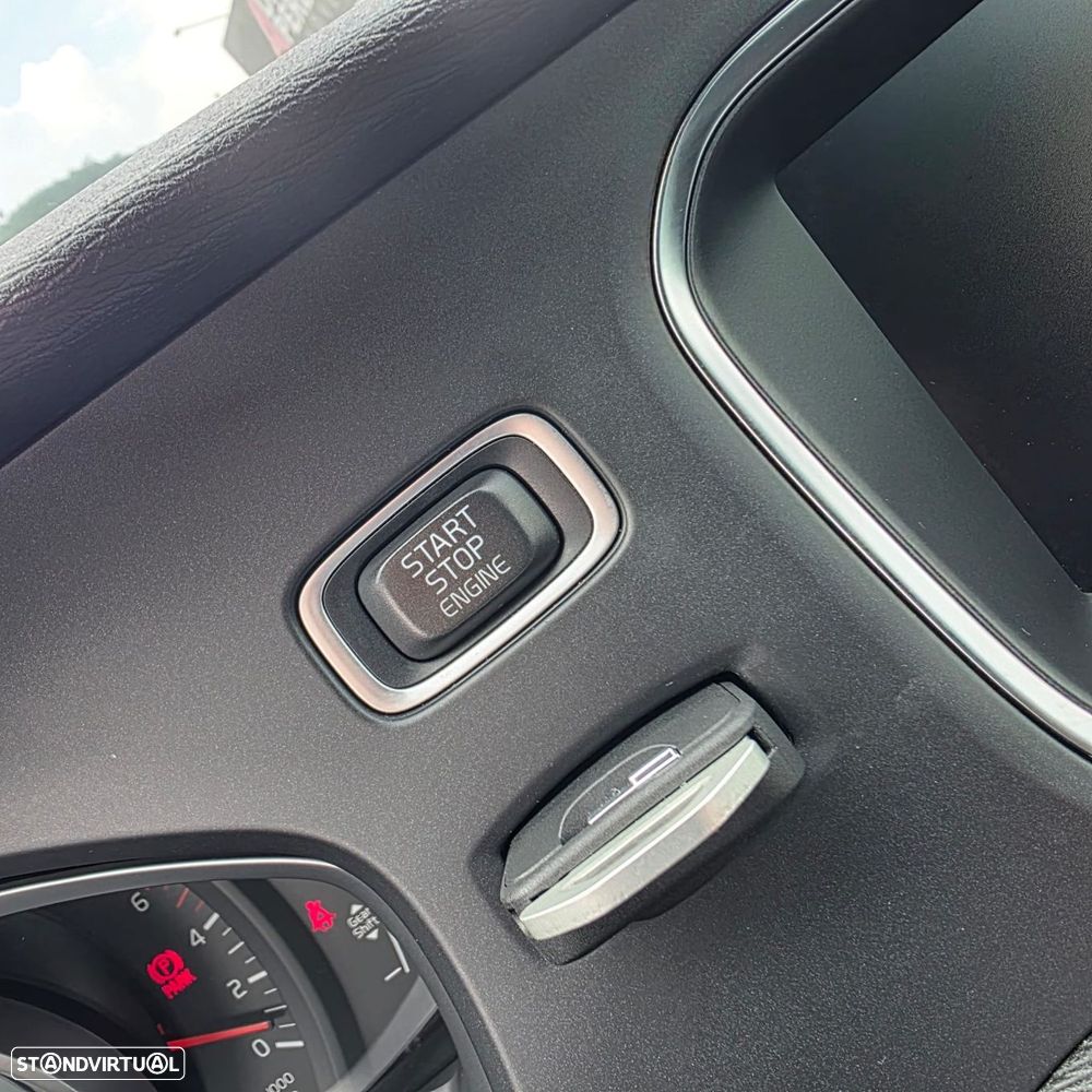 Volvo V40 Cross Country 2.0 D2 Momentum - 7
