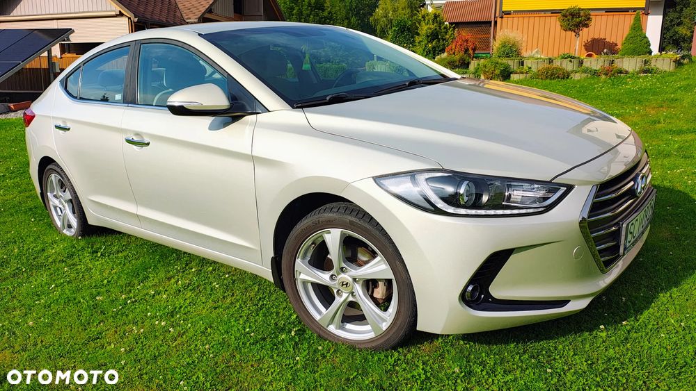 Hyundai Elantra 1.6 Comfort - 3
