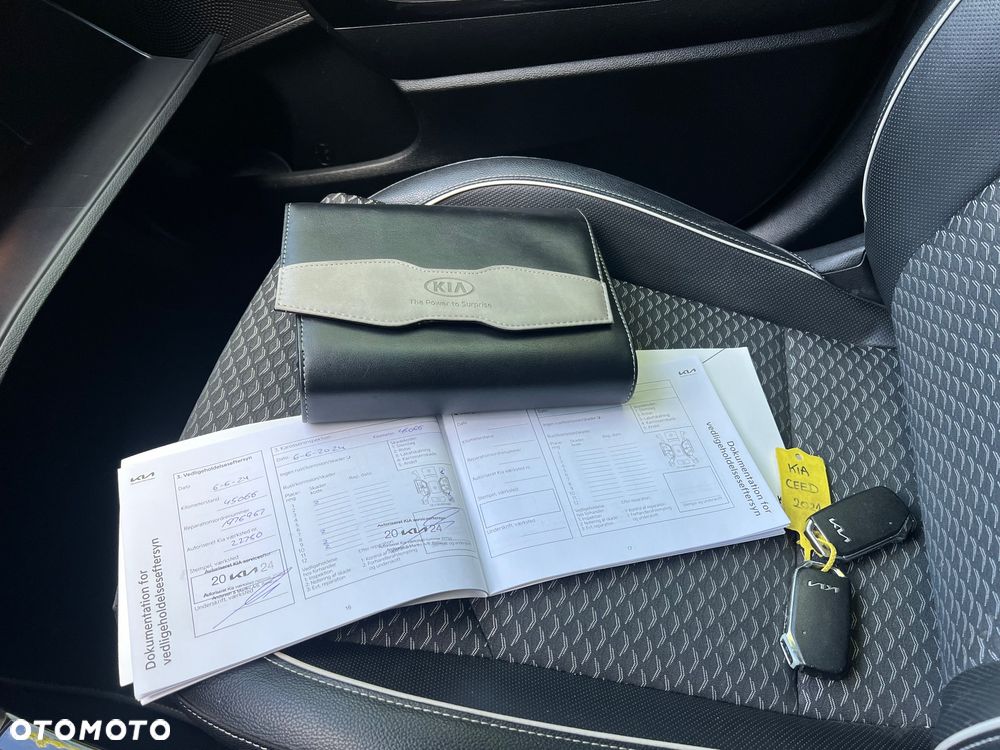 Kia Ceed 1.6 GDI DCT OPF Platinum Edition - 26