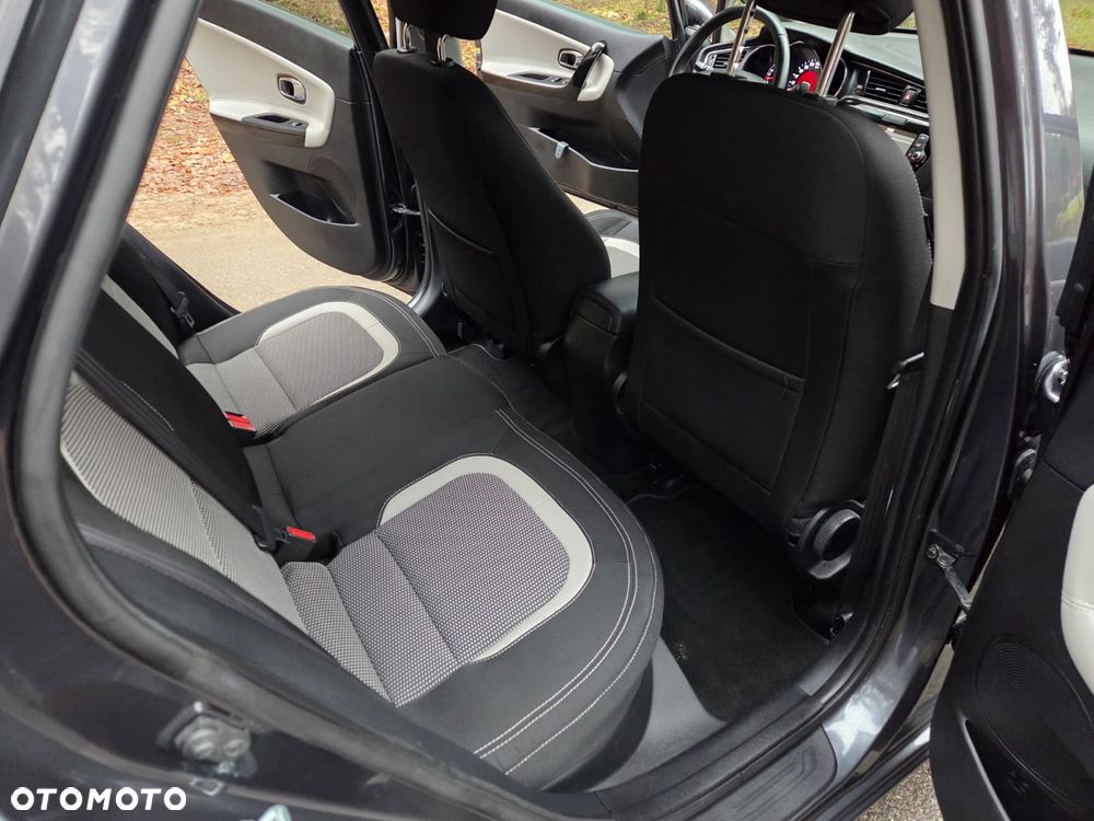 Kia Ceed 1.6 GDI Platinum Edition - 25