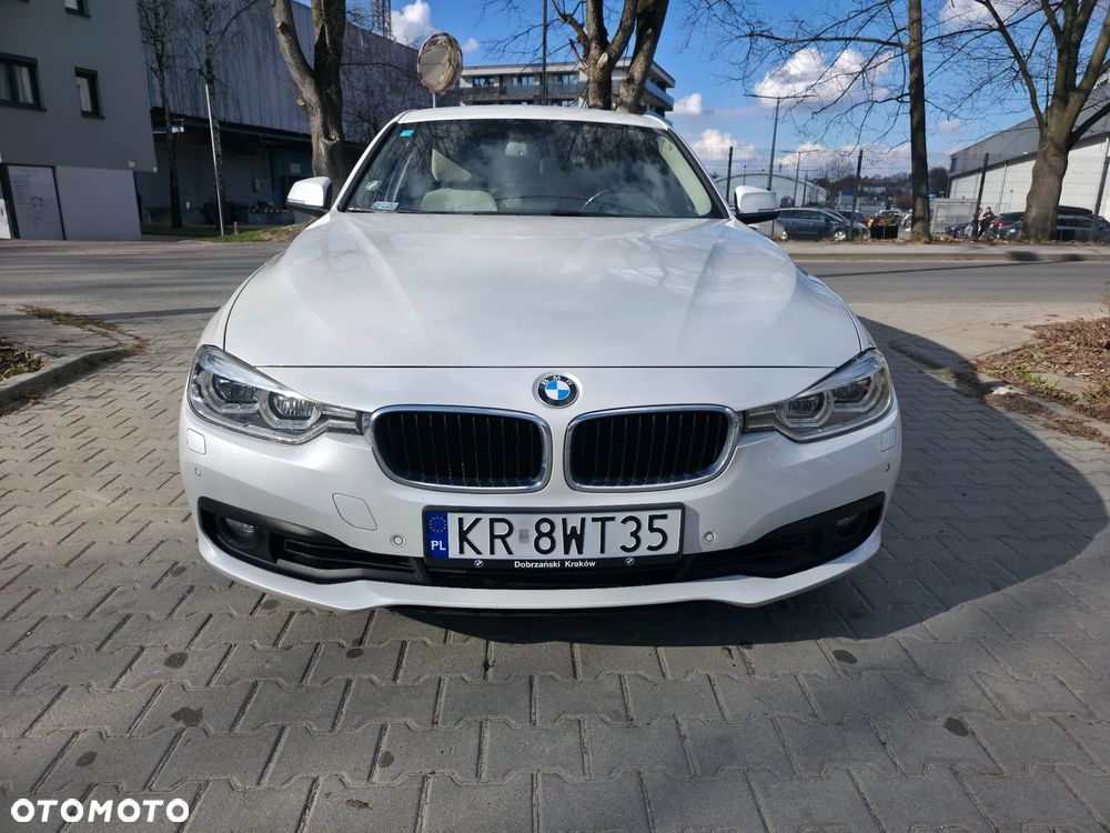 BMW Seria 3 318i - 3