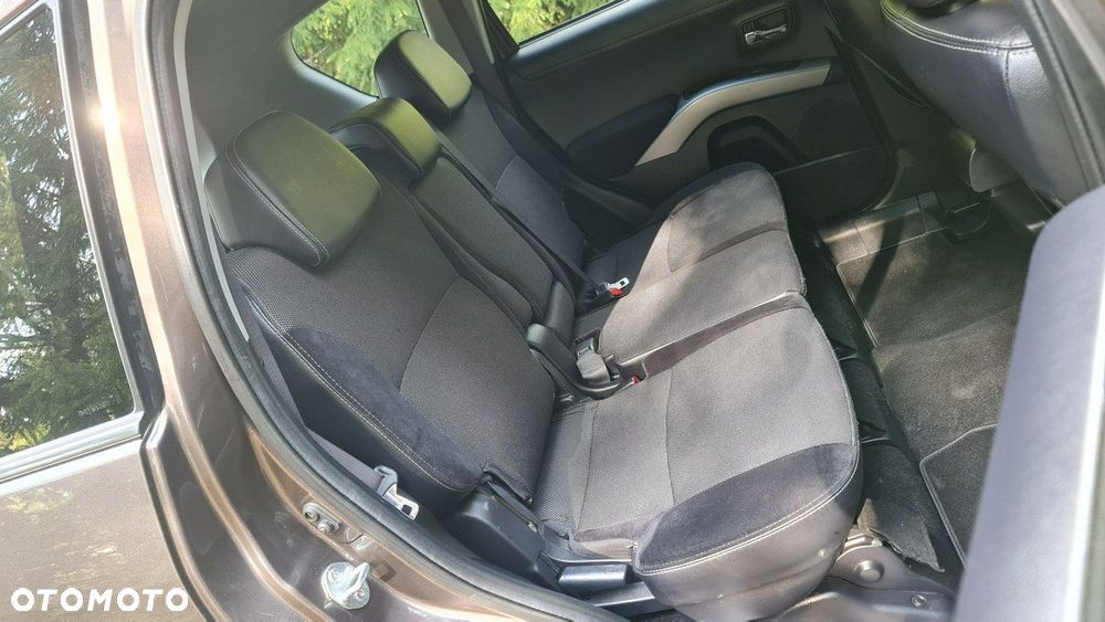 Mitsubishi Outlander - 9