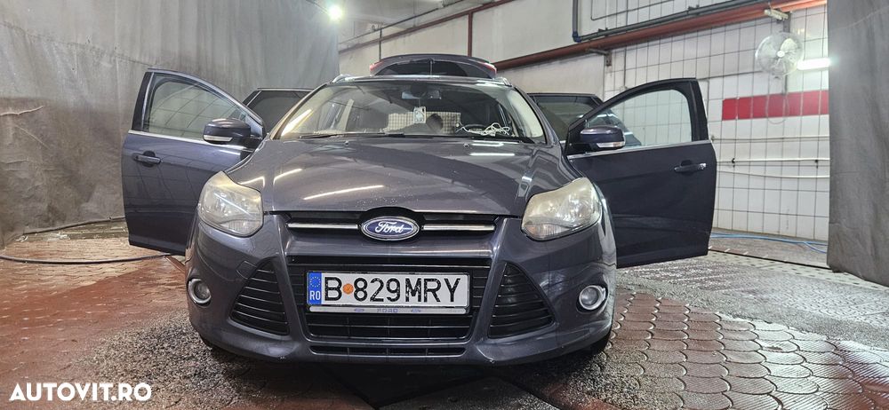 FORD Focus 2012 — imagine 5