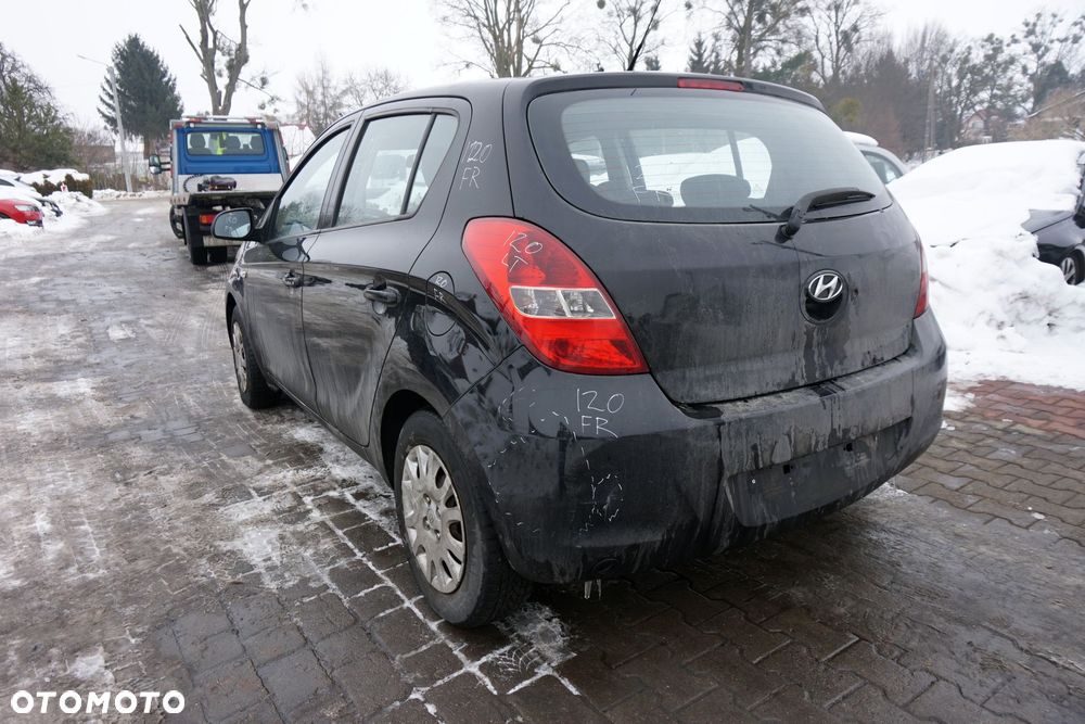 HYUNDAI I20 I 5D HB 2011 FR 1.2 16V G4LA 78KM CZARNY na części - 3