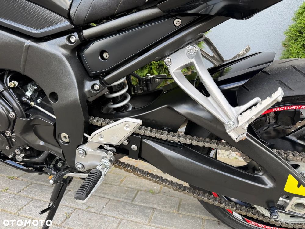 Yamaha FZ - 30