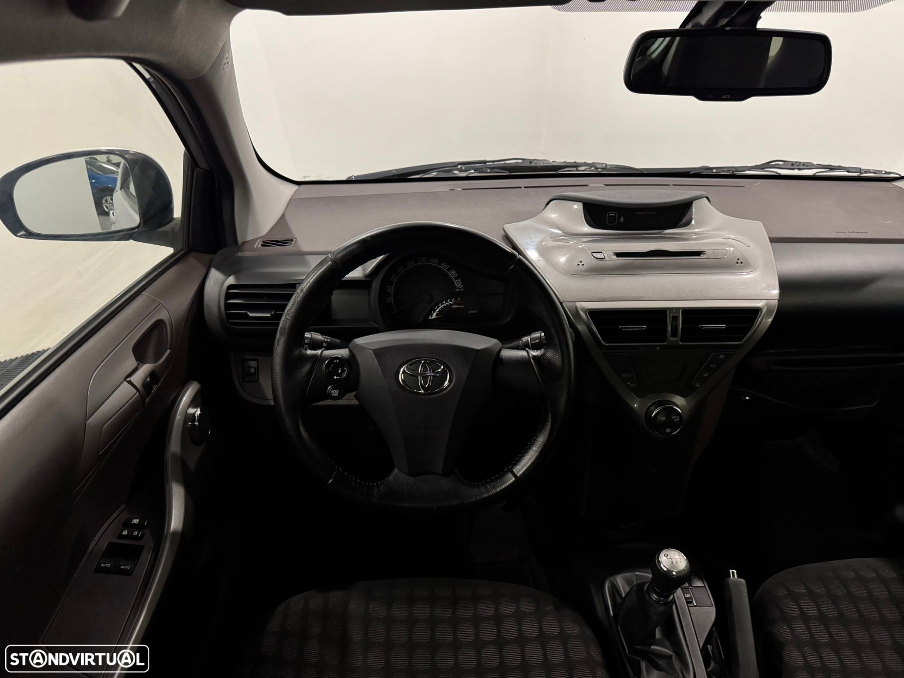 Toyota iQ 1.33 VVT-i - 8