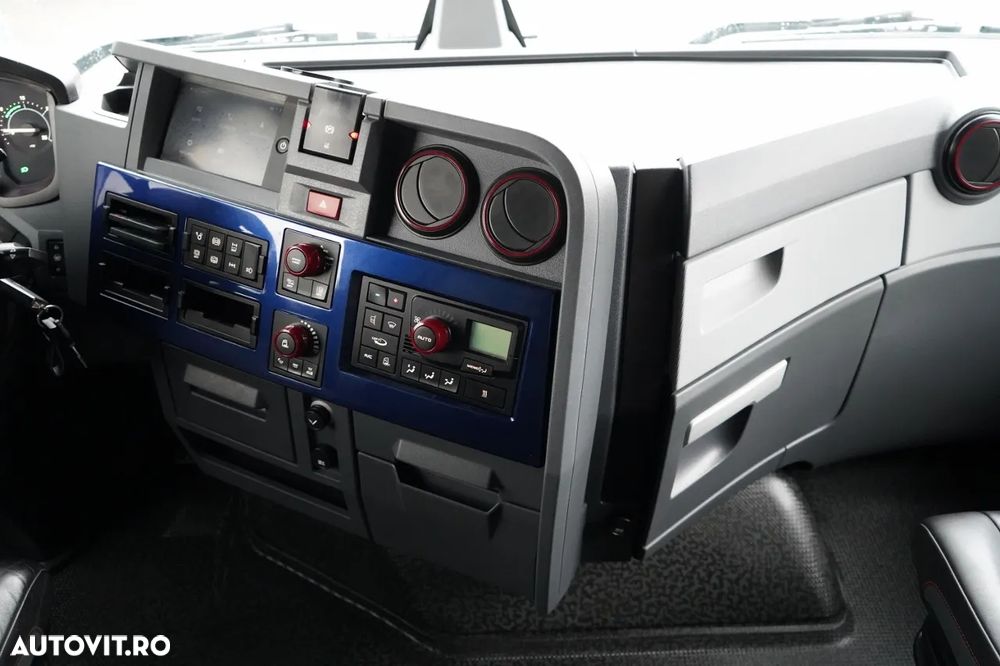 Renault T 520 / EDIȚIE LIMITĂ - 1894 / FULL AIRMATIC / RETARDER / I-PARK COOL / HIDRAULICĂ / PIELE / VERSIUNE FOARTE BOGAȚĂ / DUPĂ CONTRACTUL DE SERVICE - 29