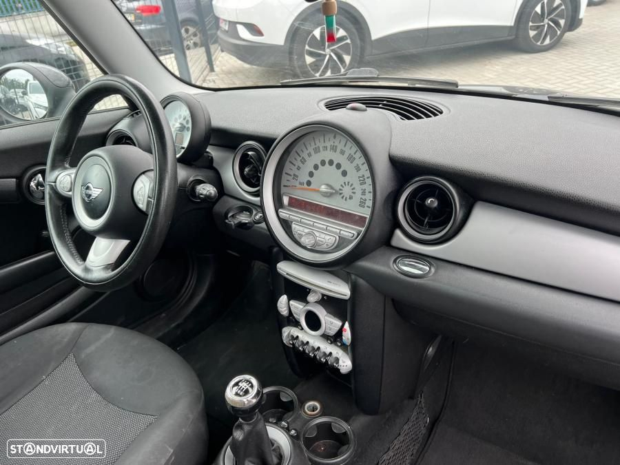 MINI 3 Portas Cooper D - 7