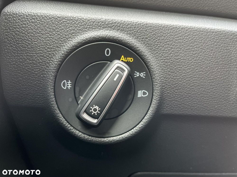 Volkswagen T-Roc - 35