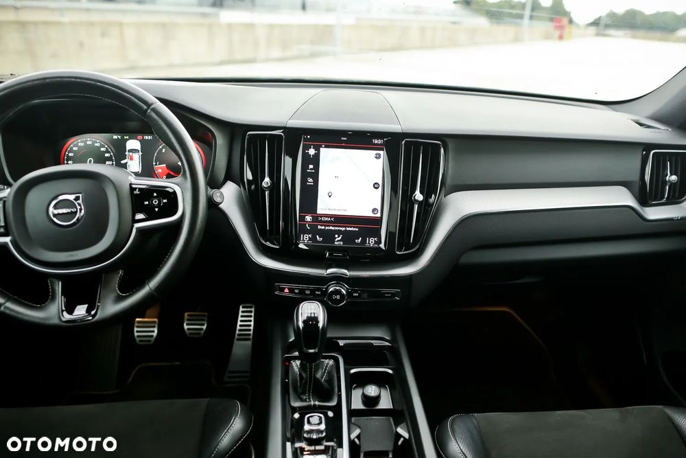 Volvo XC 60 D4 SCR AWD R-Design - 22